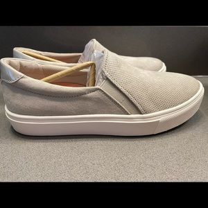 Dr Scholl’s Nova Oyster 7.5 Sneakers NWT